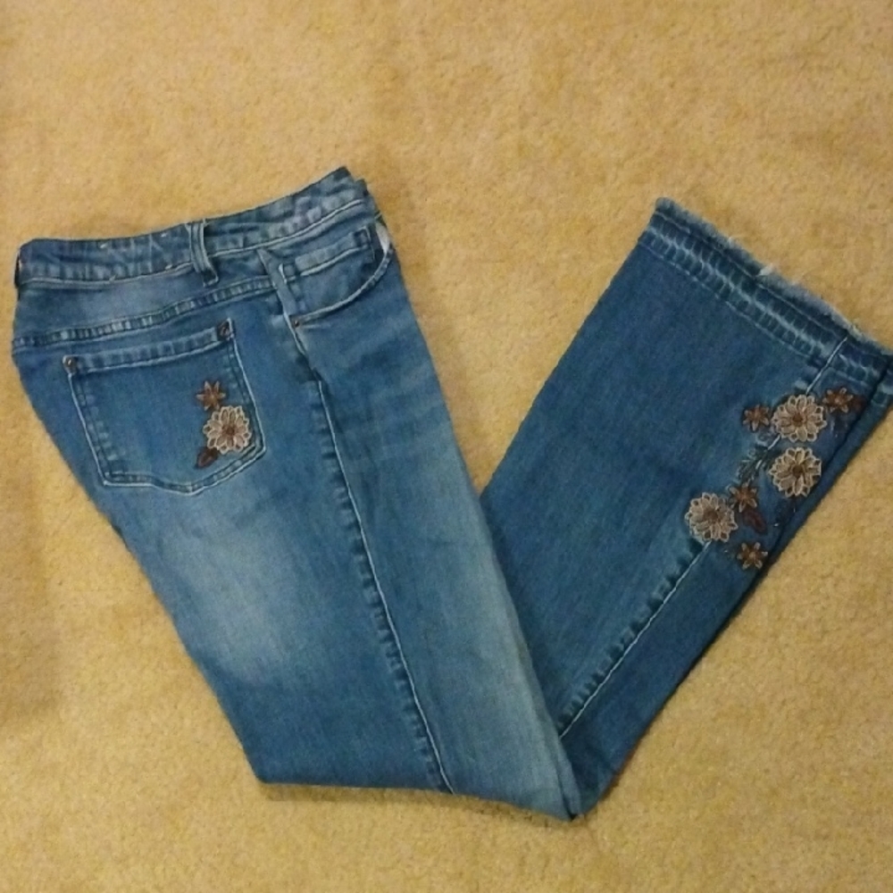 Idyllwind Light Blue Floral Embroidered Jeans Miranda Lambert